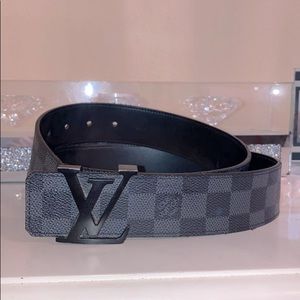 Louis Vuitton Belt: Damier Graphite LV initiales